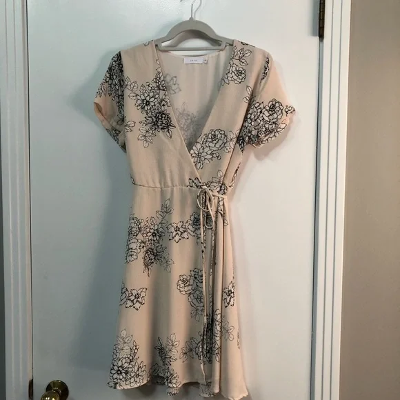 Lush blush floral wrap mini dress size M - Picture 3 of 6